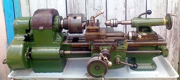 Загальний вигляд токарно-гвинторізного верстата ТВ-16 ТВ16 Загальний вигляд токарно-гвинторізного верстата